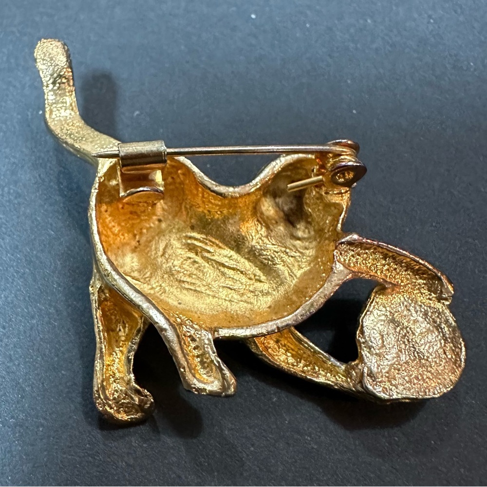 Vintage Gold-Tone Cat Brooch with Faux Pearl Ball - Picture 5 of 5